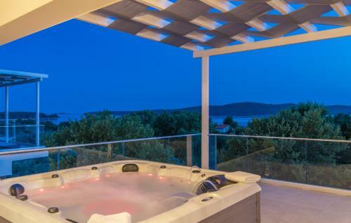 Villa Luna Holiday Home