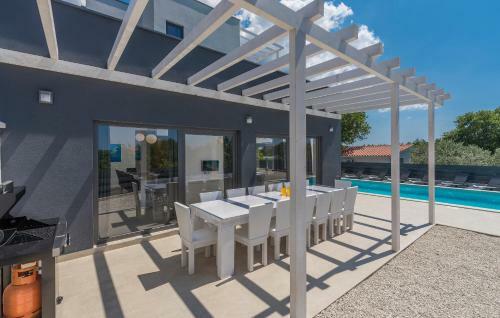 Villa Luna Holiday Home