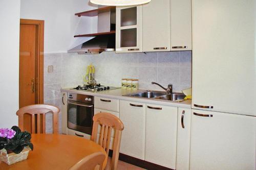 Apartments Villa Nada Podgora - Cdm05024-dyb