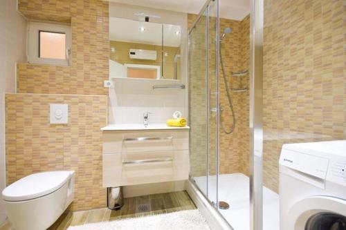 Apartments Villa Vesna Podgora - Cdm05026-dyd