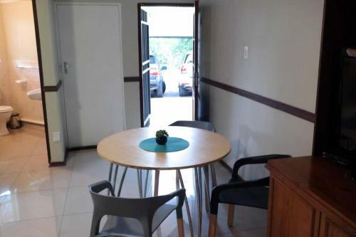 Apartamento Self Catering Room With Private Entrance In
