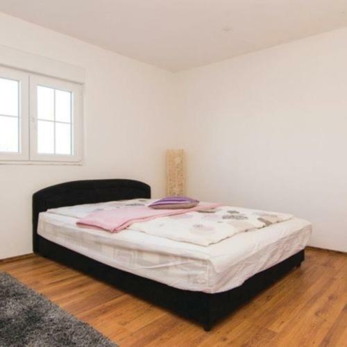 Ferienhaus Laura Mit Pool F�r 10 Leute