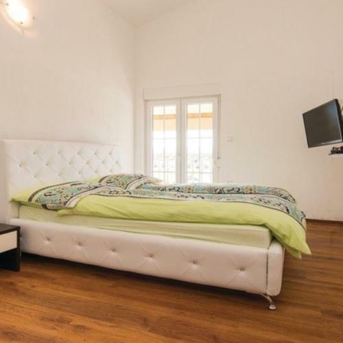 Ferienhaus Laura Mit Pool F�r 10 Leute