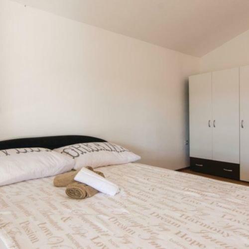 Ferienhaus Laura Mit Pool F�r 10 Leute