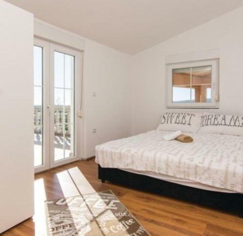 Ferienhaus Laura Mit Pool F�r 10 Leute