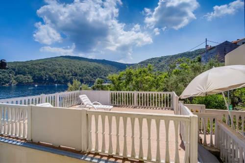 Apartments Valun