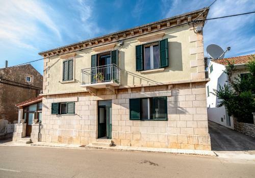 Hostal Marica Guesthouse