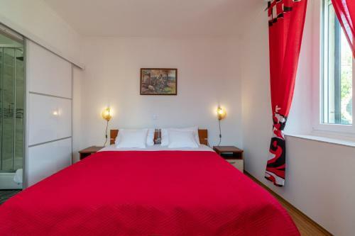 Hostal Marica Guesthouse