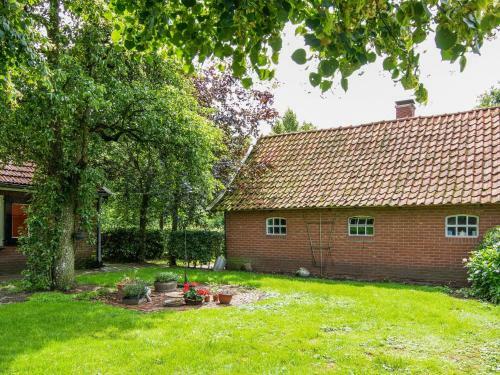 Apartamentos Cozy Farmhouse In Enschede With Terrace