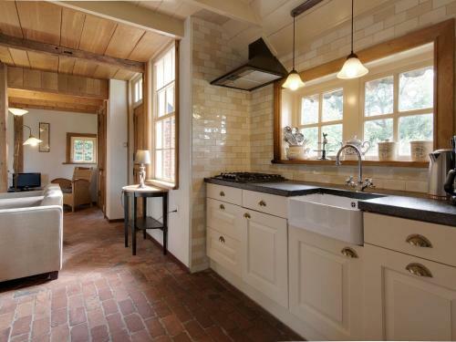 Apartamentos Cozy Farmhouse In Enschede With Terrace