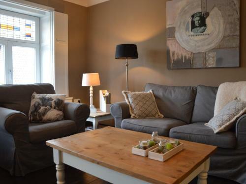 Cozy Charming Apartment In Roosteren By The Lake