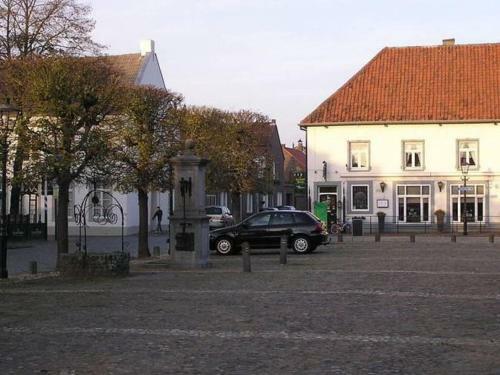 Cozy Charming Apartment In Roosteren By The Lake