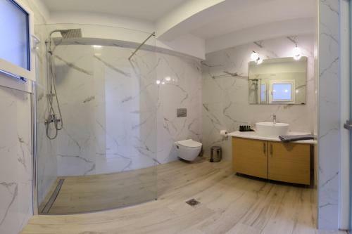 Status Luxury Apartments And Penthouse