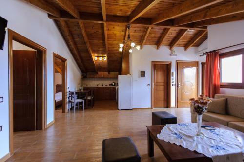 Status Luxury Apartments And Penthouse