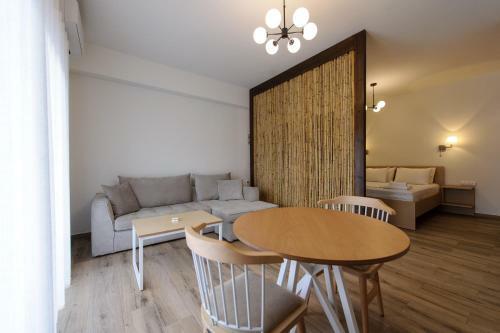 Status Luxury Apartments And Penthouse