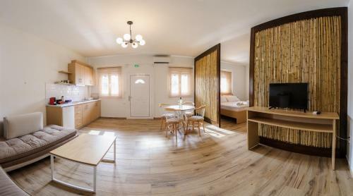 Status Luxury Apartments And Penthouse