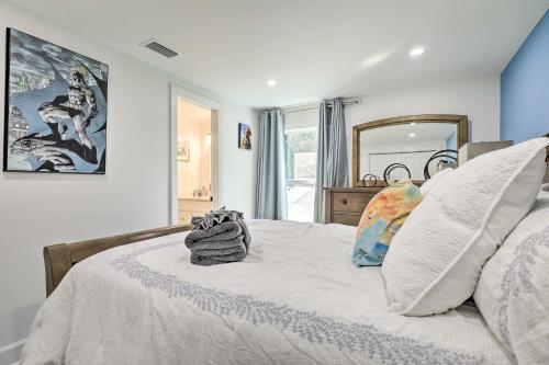 Pet-friendly Tampa Oasis About 15 Mi From Downtown!
