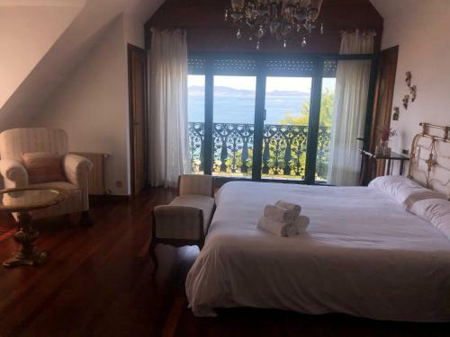 Playa Sin�s Beach. A Pie De Playa. Raxo-sanxenxo.