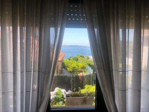 Playa Sin�s Beach. A Pie De Playa. Raxo-sanxenxo.