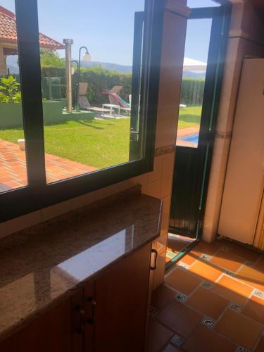 Playa Sin�s Beach. A Pie De Playa. Raxo-sanxenxo.