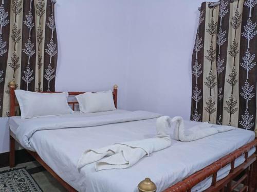 Hostal The Ranchi Suites