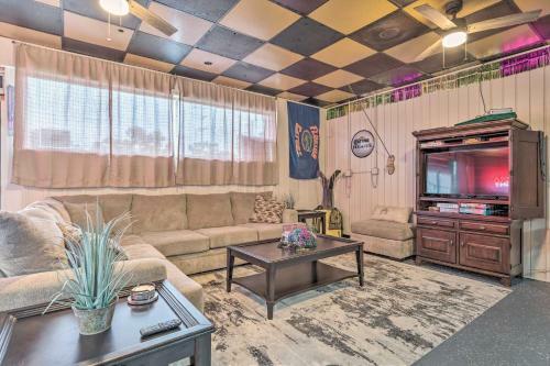 The Float Yard Pensacola Home With Pool Table