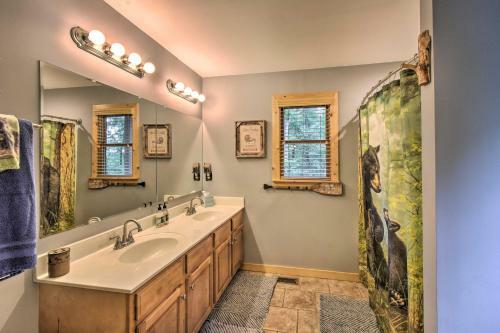 Coosawattee River Resort Home Mins From Blue Ridge