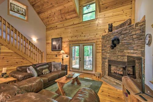 Coosawattee River Resort Home Mins From Blue Ridge