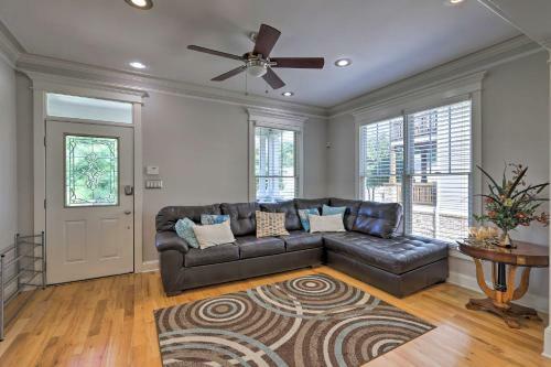 Southern-style Home In East Point With Deck!
