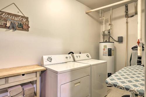 Southern-style Home In East Point With Deck!