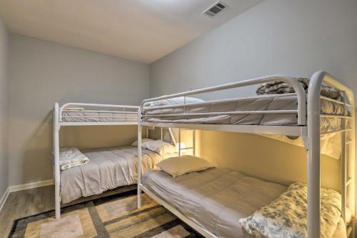 Southern-style Home In East Point With Deck!