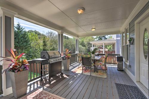Southern-style Home In East Point With Deck!