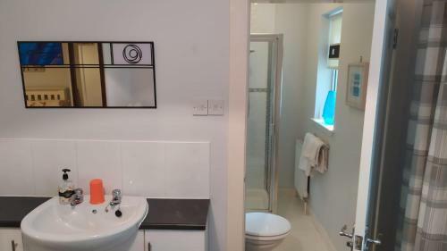 Hostal Strathavon B&B