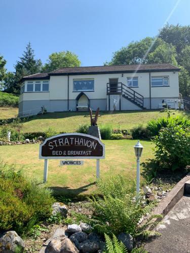 Hostal Strathavon B&B