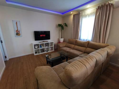 Genuar Apartments 3 Bedroom Close To Beach