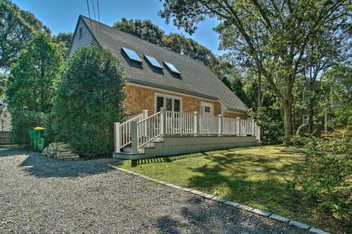 Vineyard Gem Less Than 2 Mi To Beach And Oak Bluffs!