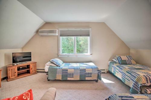 Vineyard Gem Less Than 2 Mi To Beach And Oak Bluffs!