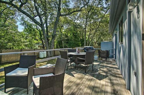 Vineyard Gem Less Than 2 Mi To Beach And Oak Bluffs!
