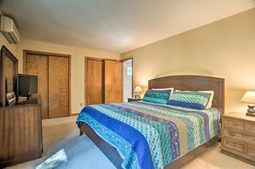 Vineyard Gem Less Than 2 Mi To Beach And Oak Bluffs!