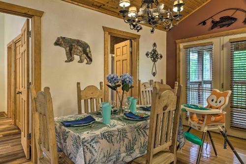Lakeside Resort Retreat With Pool Access And Deck