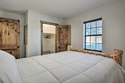 Luxury Cabin With Pond, Working Ranch Near Nevada, Mo