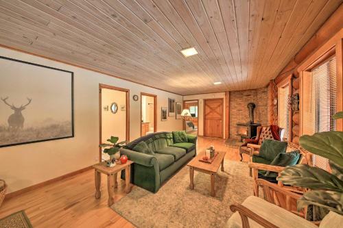 Riverfront Troy Cabin Ready With Bikes And Rafts!