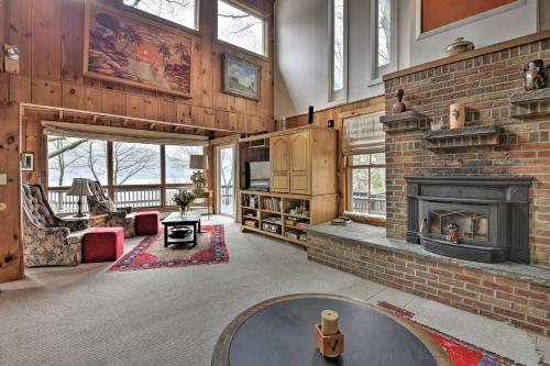 Waterfront Skaneateles Lake Home With Beach!