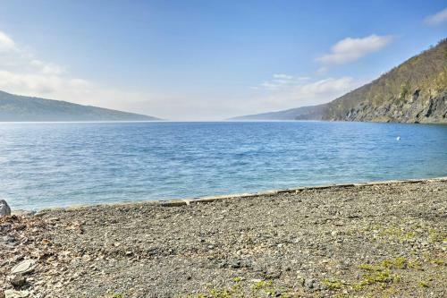 Waterfront Skaneateles Lake Home With Beach!