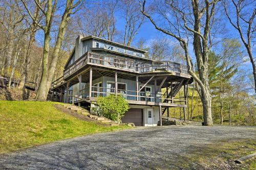 Waterfront Skaneateles Lake Home With Beach!