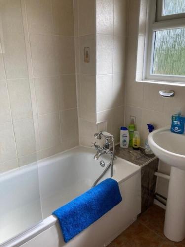 5-bed Town House In Newport