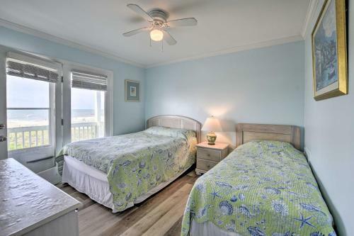 Large-group Getaway - Beachfront Home With Pool!