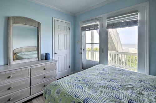 Large-group Getaway - Beachfront Home With Pool!