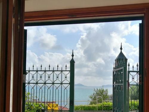 Byron's Apartments Tellaro