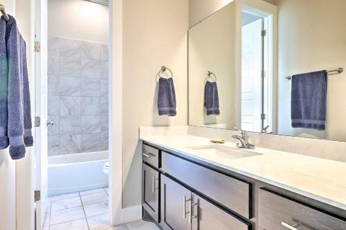 Upscale Austin Area Escape - Families Welcome